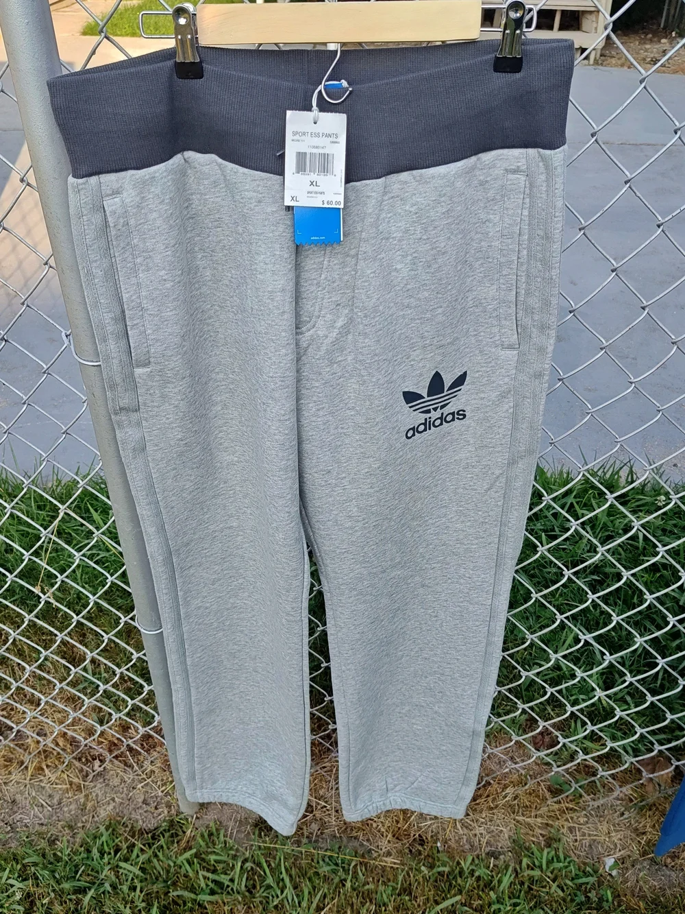 Adidas Men's Gray Jogger Sweatpants Size XL Essential Premium